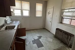 1727 S Edgewood St, Philadelphia, PA 19142 - Photo 3