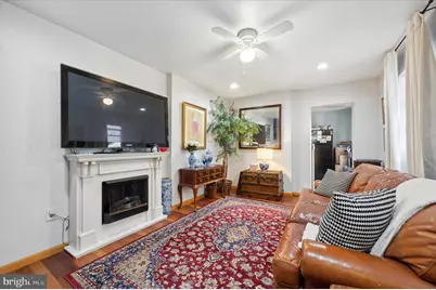 621 S 16th Street #3, Philadelphia, PA 19146 - Photo 3