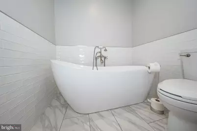 318 Emily Street, Philadelphia, PA 19148 - Photo 19