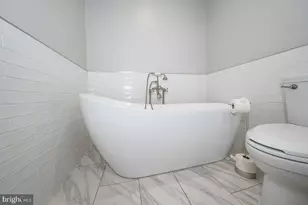 318 Emily St, Philadelphia, PA 19148 - Photo 19
