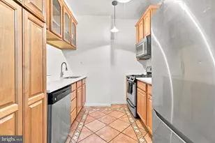 1023 Lombard St, Philadelphia, PA 19147 - Photo 3