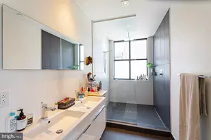 240 N 2nd St, Philadelphia, PA 19106 - Photo 11