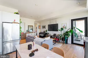 240 N 2nd St, Philadelphia, PA 19106 - Photo 3