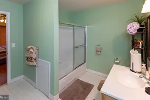 9200 Blue Grass Rd, Philadelphia, PA 19114 - Photo 25