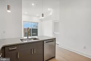 1731 Tilghman St, Philadelphia, PA 19122 - Photo 9