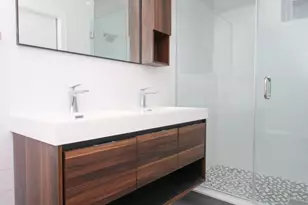 810 N Uber St, Philadelphia, PA 19130 - Photo 17