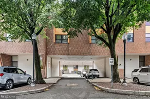 15 Hamilton Cir, Philadelphia, PA 19130 - Photo 27