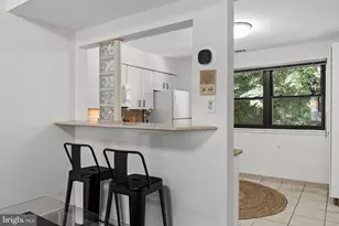 15 Hamilton Cir, Philadelphia, PA 19130 - Photo 9