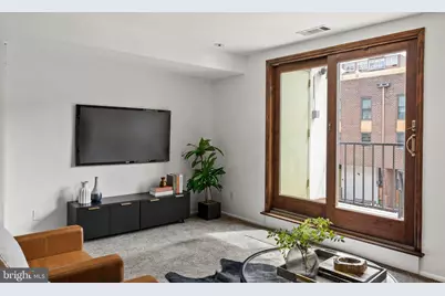 15 Hamilton Circle, Philadelphia, PA 19130 - Photo 3