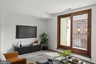 15 Hamilton Cir, Philadelphia, PA 19130 - Photo 3