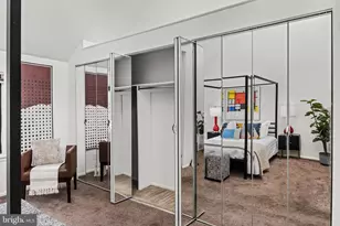 15 Hamilton Cir, Philadelphia, PA 19130 - Photo 13