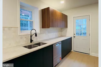 2546 S 9th St, Philadelphia, PA 19148 - Photo 7