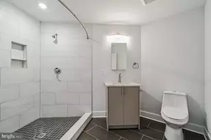 646 N 32nd St, Philadelphia, PA 19104 - Photo 9
