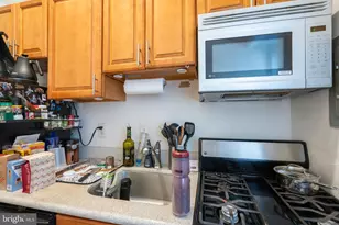 2033 Spruce St, Philadelphia, PA 19103 - Photo 9