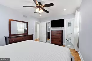 9876 Wistaria St, Philadelphia, PA 19115 - Photo 15