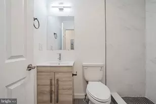 405 S 42nd St, Philadelphia, PA 19104 - Photo 33