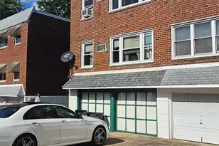 205 Lockart Terrace, Philadelphia, PA 19116 - Photo 3