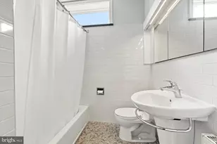889 N 25th St, Philadelphia, PA 19130 - Photo 17
