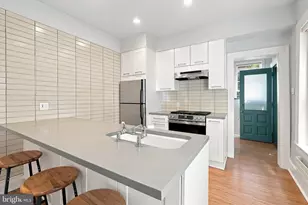 889 N 25th St, Philadelphia, PA 19130 - Photo 13