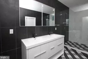 810 N Uber St, Philadelphia, PA 19130 - Photo 19