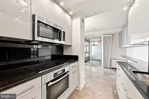 224 W Rittenhouse Square, Philadelphia, PA 19103 - Photo 9