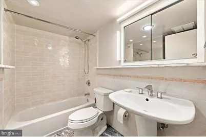 224 W Rittenhouse Square #1410, Philadelphia, PA 19103 - Photo 25