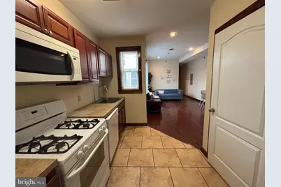 1824 W Diamond Street #3RD FLOOR, Philadelphia, PA 19121 - Photo 11
