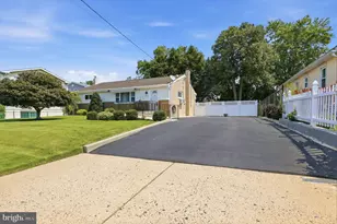 1913 Sanford St, Philadelphia, PA 19116 - Photo 5