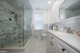 825 N 25th St, Philadelphia, PA 19130 - Photo 27