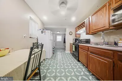 2421 S Fairhill Street, Philadelphia, PA 19148 - Photo 9