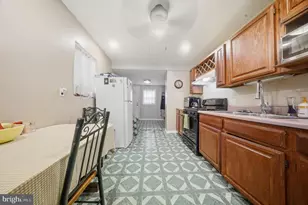 2421 S Fairhill St, Philadelphia, PA 19148 - Photo 9