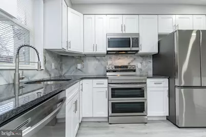 5208 Glenloch Street, Philadelphia, PA 19124 - Photo 5