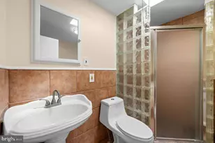 2546 S 68th St, Philadelphia, PA 19142 - Photo 15