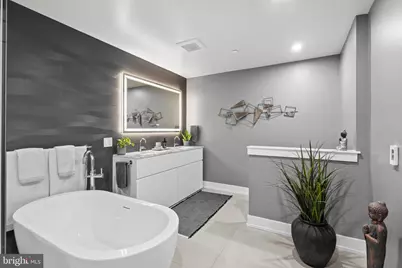 160 N 2nd Street #301, Philadelphia, PA 19106 - Photo 33