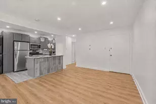 133 E Walnut Park Dr, Philadelphia, PA 19120 - Photo 3