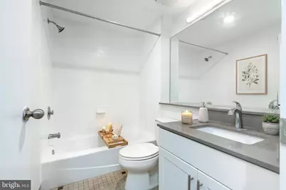 303 Vine Street #404, Philadelphia, PA 19106 - Photo 11