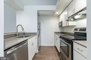 303 Vine St, Philadelphia, PA 19106 - Photo 7