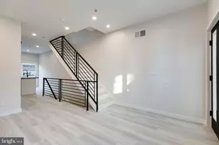 614 Hoffman St, Philadelphia, PA 19148 - Photo 3