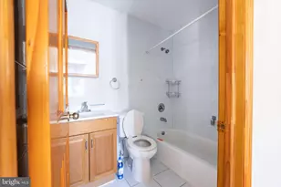 222 S 43rd St, Philadelphia, PA 19104 - Photo 11