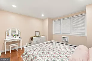 2213 S Woodstock St, Philadelphia, PA 19145 - Photo 19