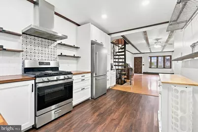 2213 S Woodstock Street, Philadelphia, PA 19145 - Photo 5