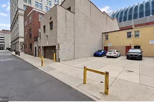 1423 Spruce St, Philadelphia, PA 19102 - Photo 1