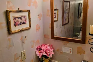 1036 Hazelwood Dr, Philadelphia, PA 19150 - Photo 15