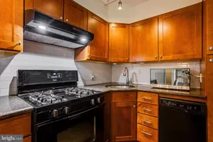2401 Pennsylvania Ave, Philadelphia, PA 19130 - Photo 19