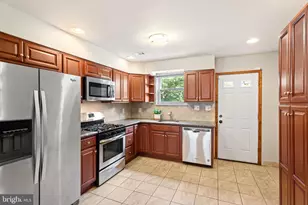2131 Titan St, Philadelphia, PA 19146 - Photo 9