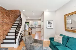 2211 Titan St, Philadelphia, PA 19146 - Photo 9