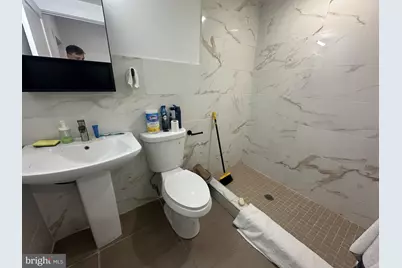 817 N 42nd Street #2, Philadelphia, PA 19104 - Photo 9