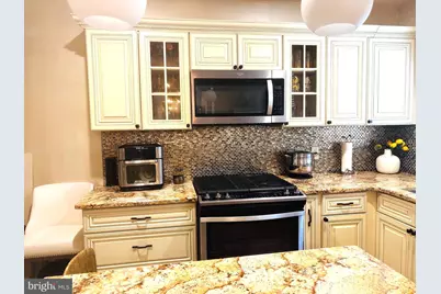 426 E Slocum Street E, Philadelphia, PA 19119 - Photo 3