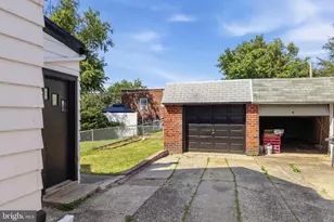 917 Oakmont St, Philadelphia, PA 19111 - Photo 3