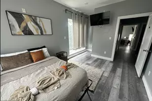 817 N 42nd St, Philadelphia, PA 19104 - Photo 9